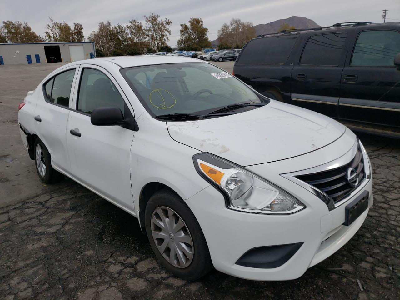 NISSAN VERSA S 2015 con VIN 3N1CN7AP1FL934511 - Foto de la subasta