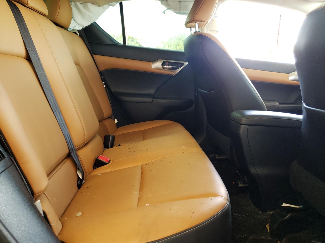 Photo 6 from auction – 2014 LEXUS CT 200 with VIN JTHKD5BH6E2181032