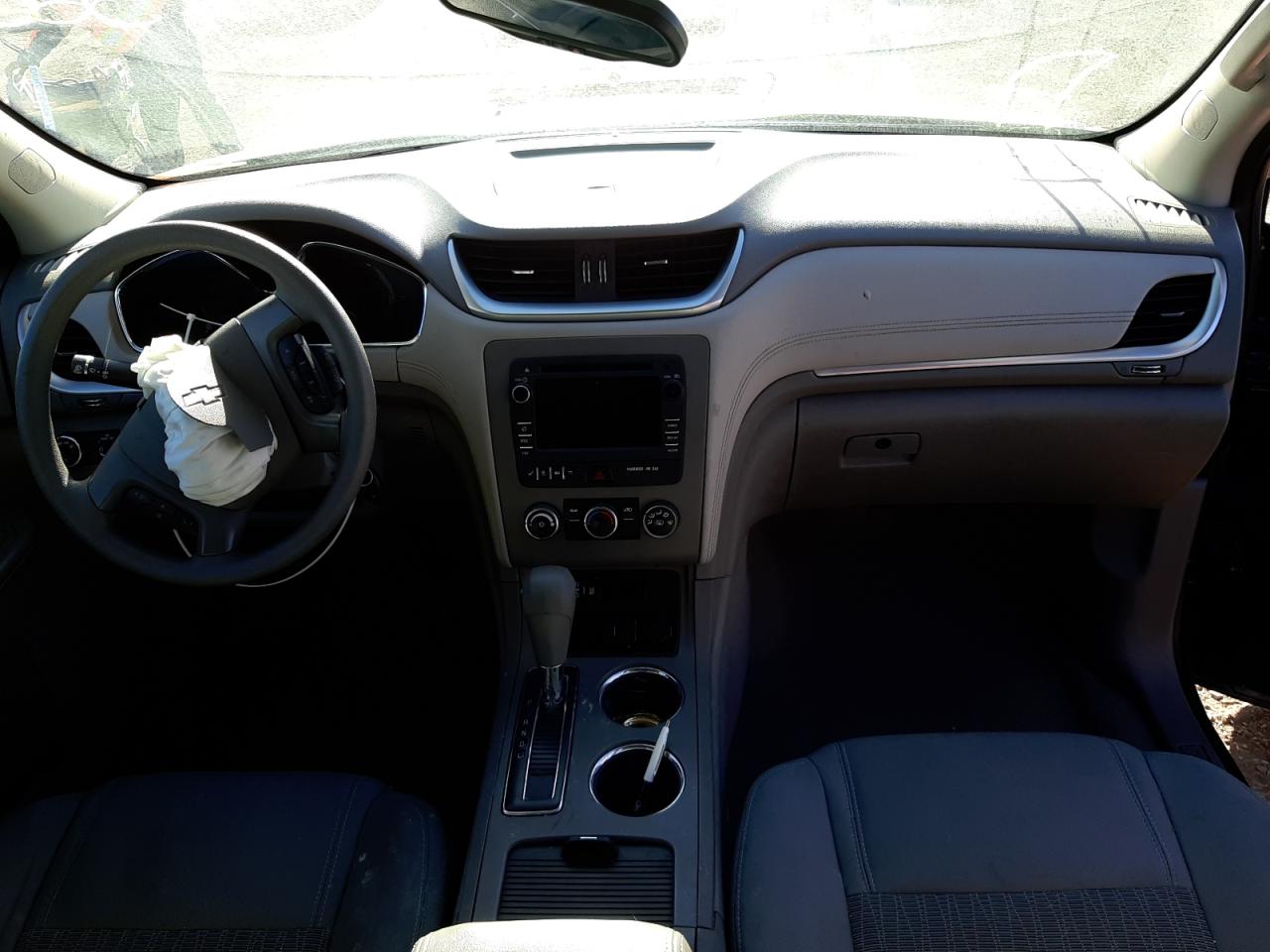 Photo 9 from auction – 2015 CHEVROLET TRAVERSE L with VIN 1GNKRFED7FJ341810