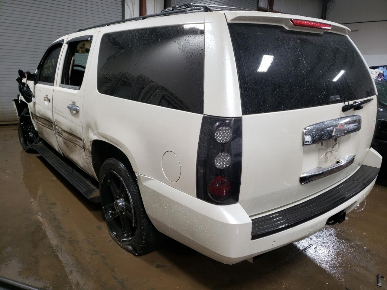 Photo 3 from auction – 2008 CHEVROLET SUBURBAN C with VIN 1GNFC16018R201015