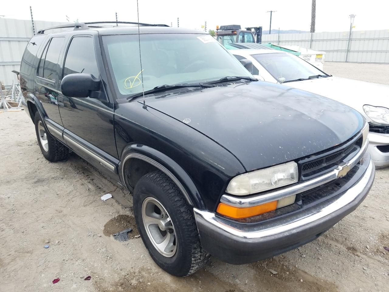 CHEVROLET BLAZER 2001 with VIN 1GNCS13W112125180 - Photo from auction