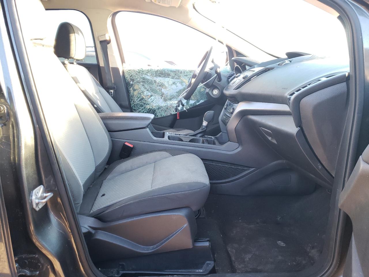 Photo 5 from auction – 2017 FORD ESCAPE SE with VIN 1FMCU0GD4HUA80297