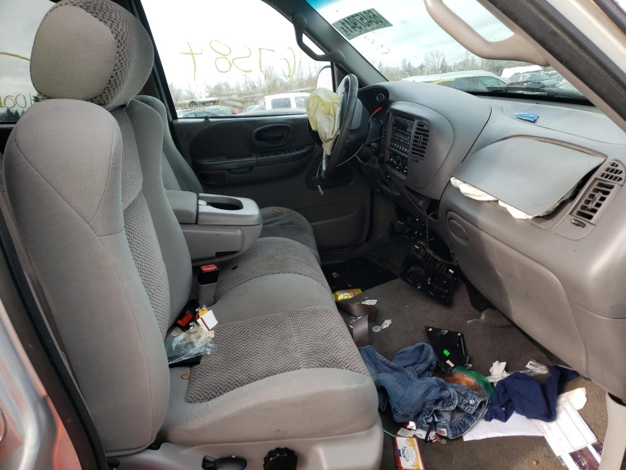 Photo 5 from auction – 2002 FORD F150 SUPER with VIN 1FTRW08L82KB88228