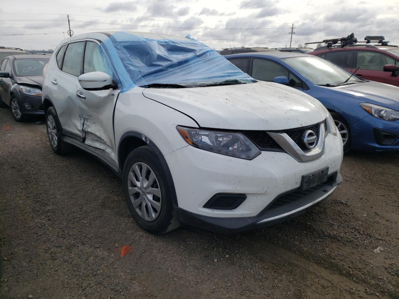 NISSAN ROGUE S 2015 with VIN KNMAT2MV7FP577122 - Photo from auction