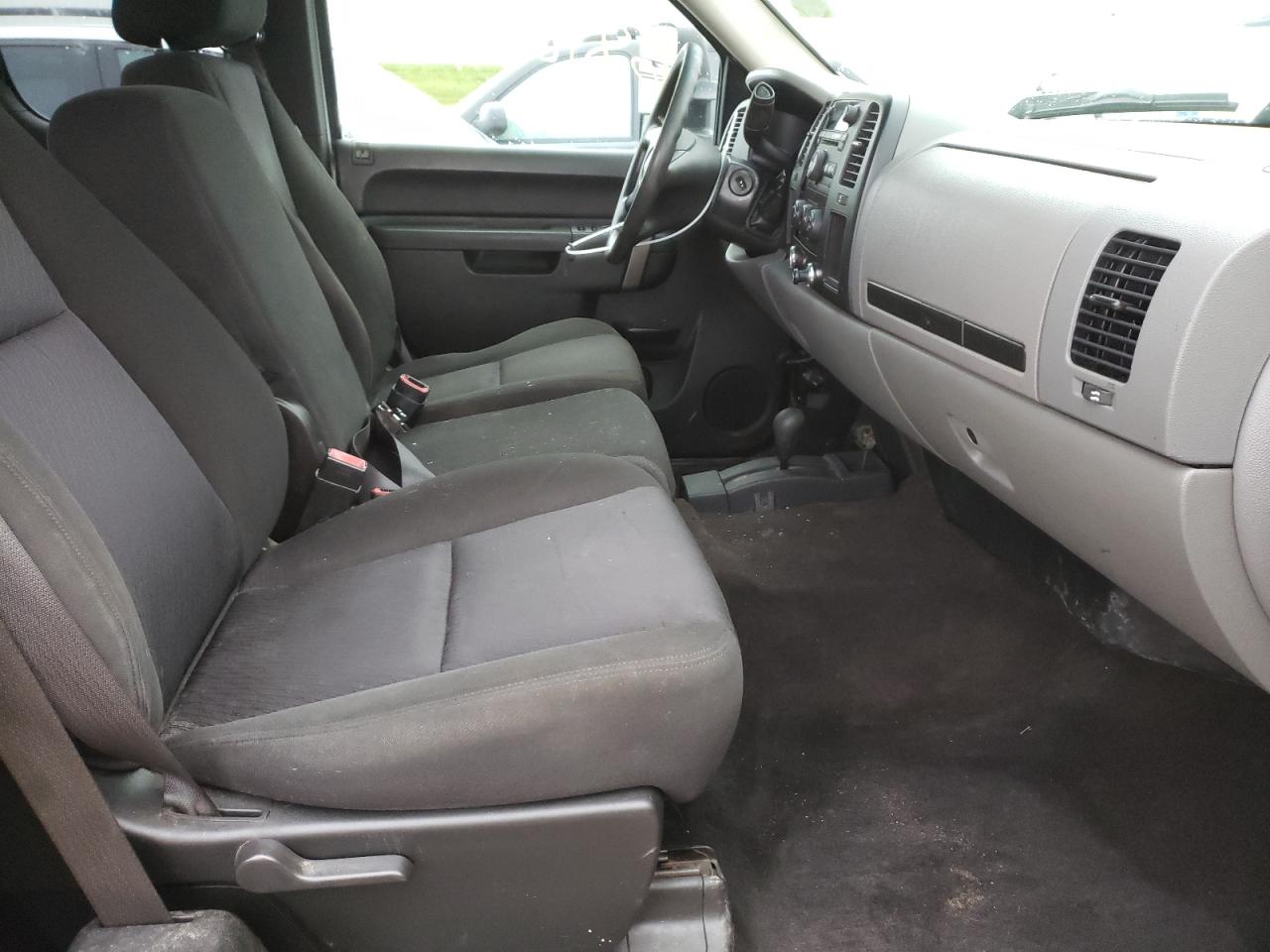 Photo 5 from auction – 2010 GMC SIERRA K15 with VIN 1GTSKUEA6AZ109474