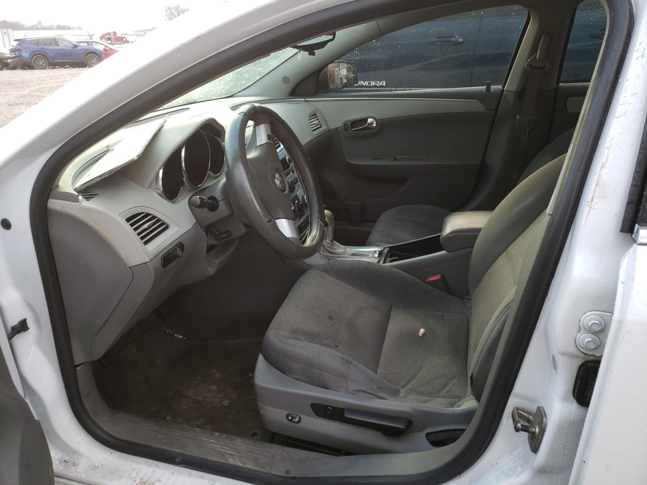 Photo 5 from auction – 2011 CHEVROLET MALIBU with VIN 1G1ZB5E15BF207427
