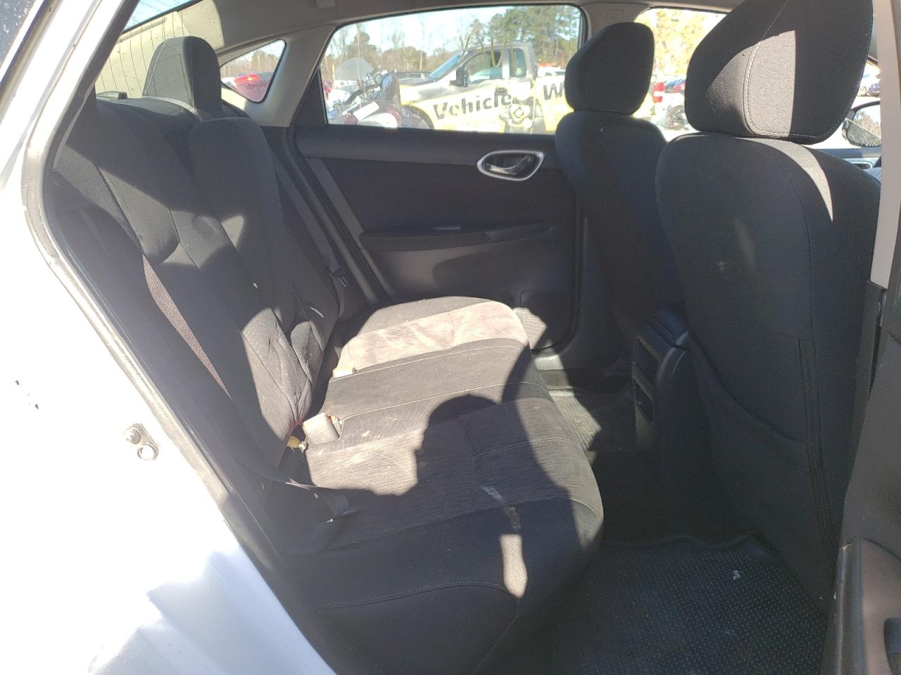 Photo 6 from auction – 2015 NISSAN SENTRA S with VIN 3N1AB7AP4FL660964