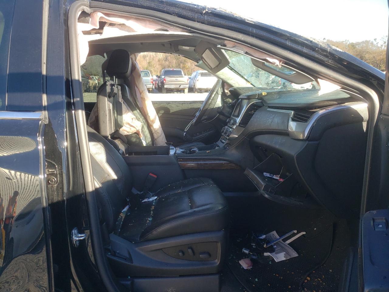 Photo 5 from auction – 2019 CHEVROLET SUBURBAN C with VIN 1GNSCHKC6KR408515