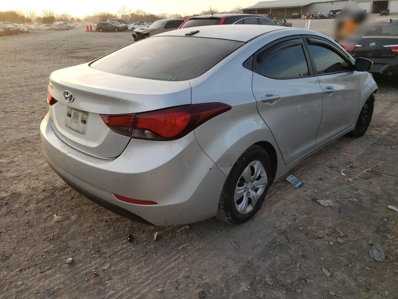 Photo 4 from auction – 2016 HYUNDAI ELANTRA SE with VIN 5NPDH4AE2GH784304
