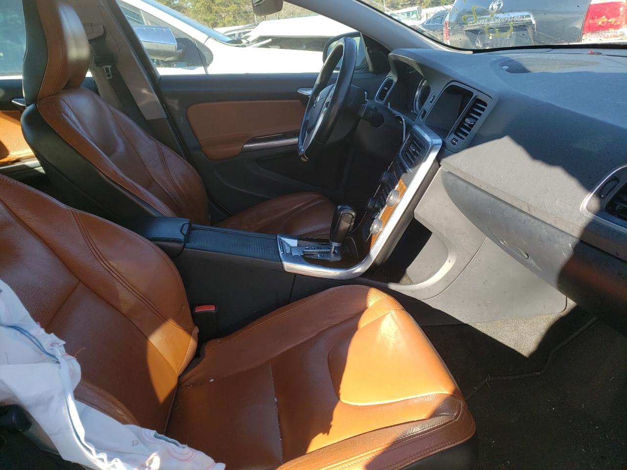 Photo 5 from auction – 2012 VOLVO S60 T6 with VIN YV1902FH0C2129598