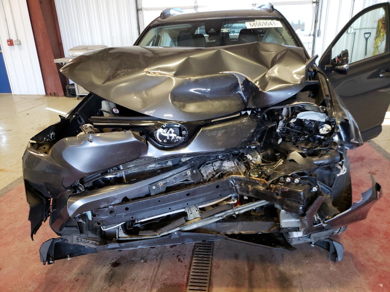 Photo 7 from auction – 2018 TOYOTA RAV4 ADVEN with VIN JTMRFREV6JD244485