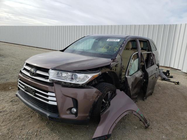 Zdjęcie 2 z aukcji – 2017 TOYOTA HIGHLANDER z VIN 5TDKZRFH9HS216647