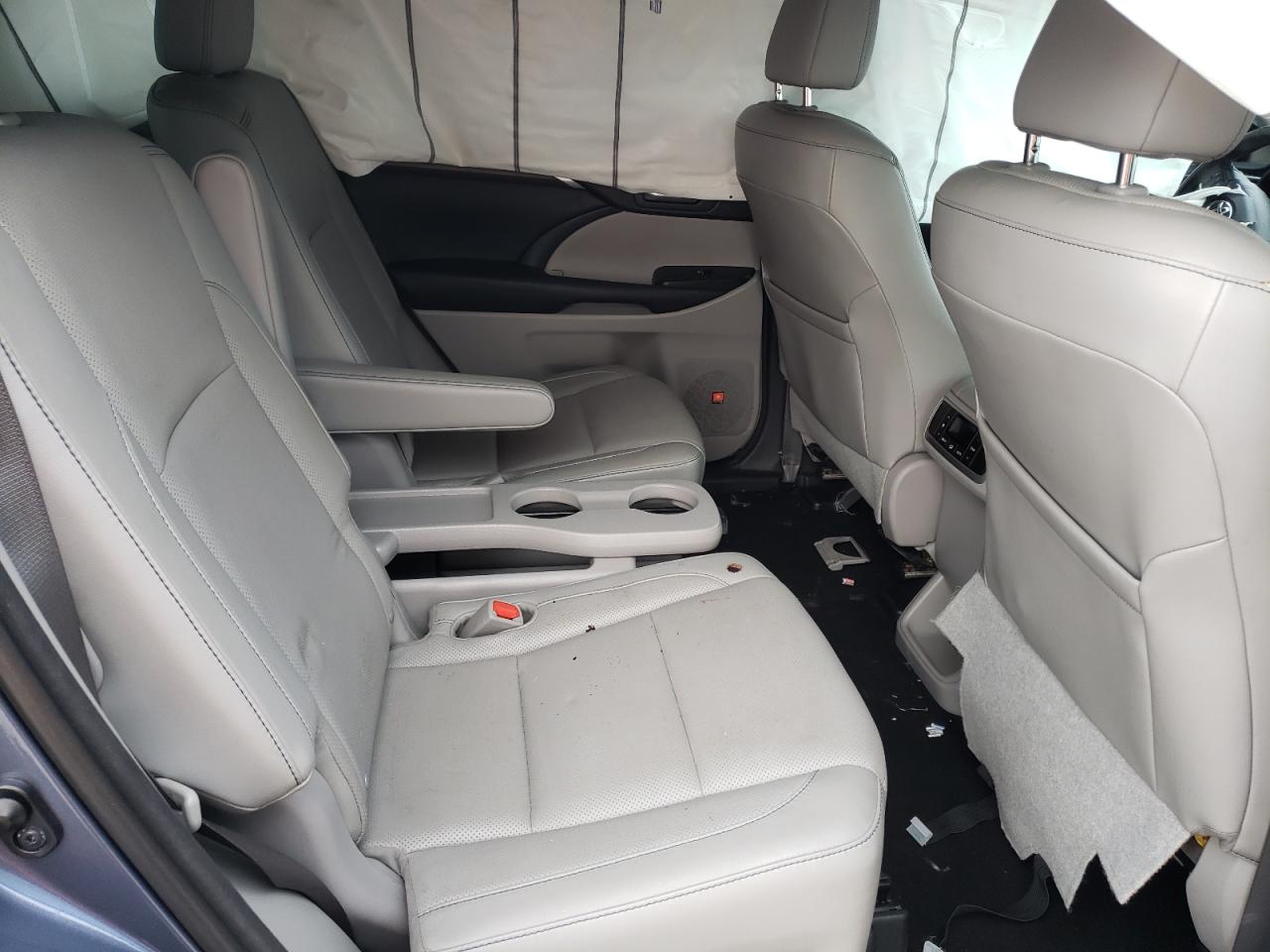 Photo 6 from auction – 2015 TOYOTA HIGHLANDER with VIN 5TDYKRFH0FS092103