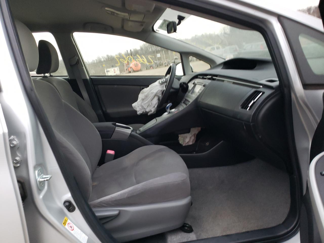 Photo 5 from auction – 2012 TOYOTA PRIUS with VIN JTDKN3DU3C5462665
