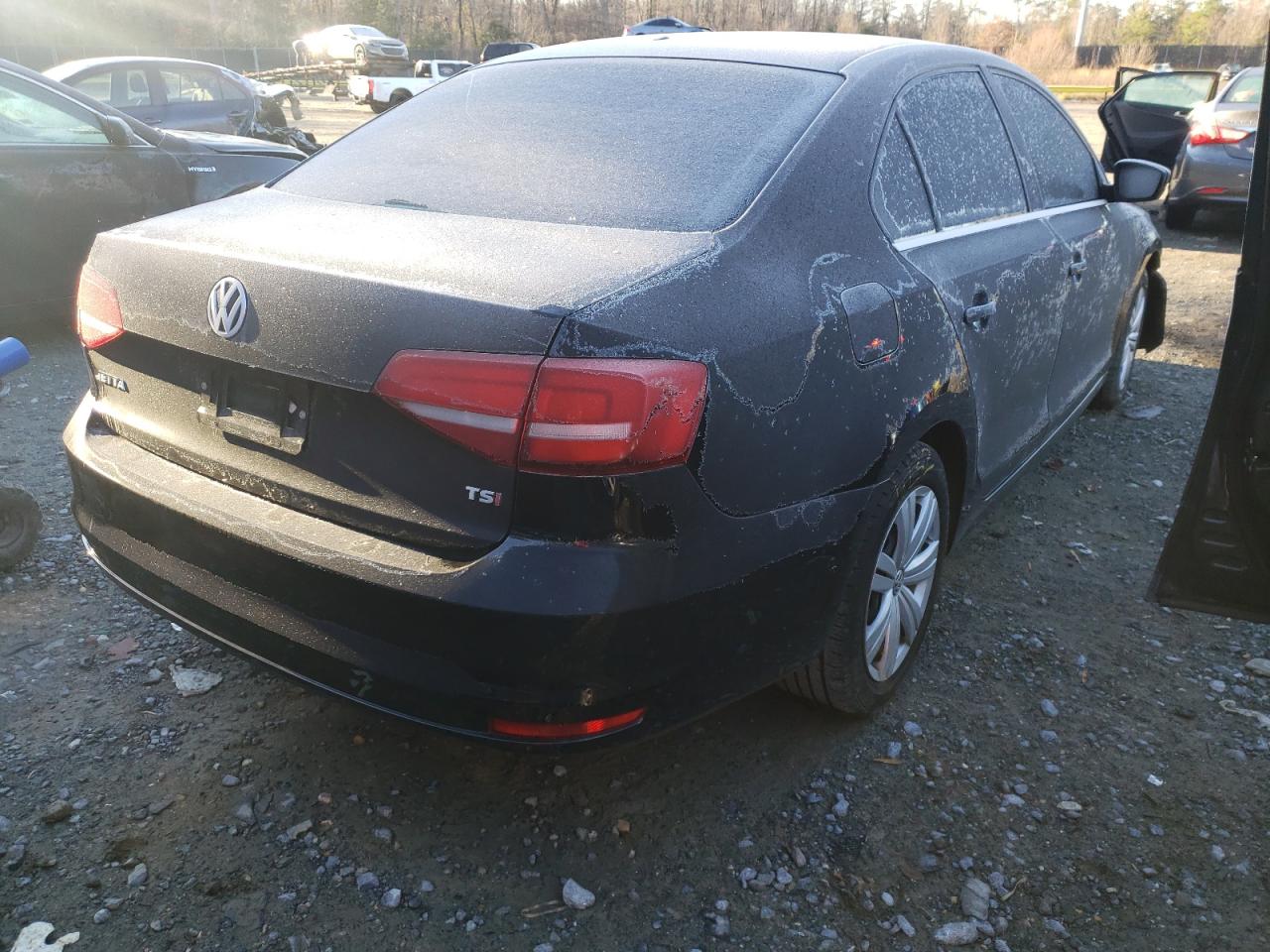 Photo 4 from auction – 2017 VOLKSWAGEN JETTA S with VIN 3VW2B7AJ1HM301045