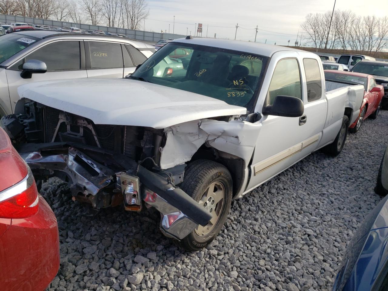 Photo 2 from auction – 2005 CHEVROLET SILVERADO with VIN 1GCEC19T45E308833