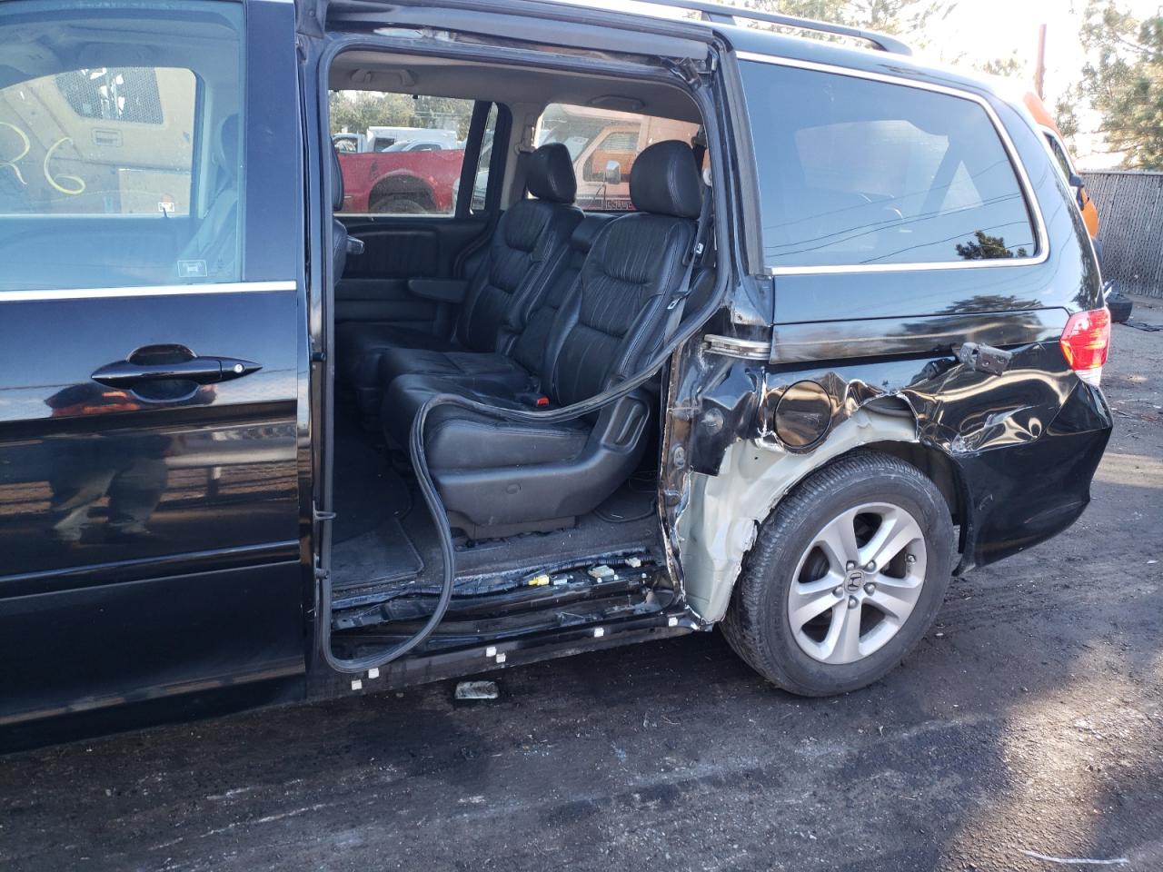Photo 9 from auction – 2010 HONDA ODYSSEY TO with VIN 5FNRL3H96AB030996