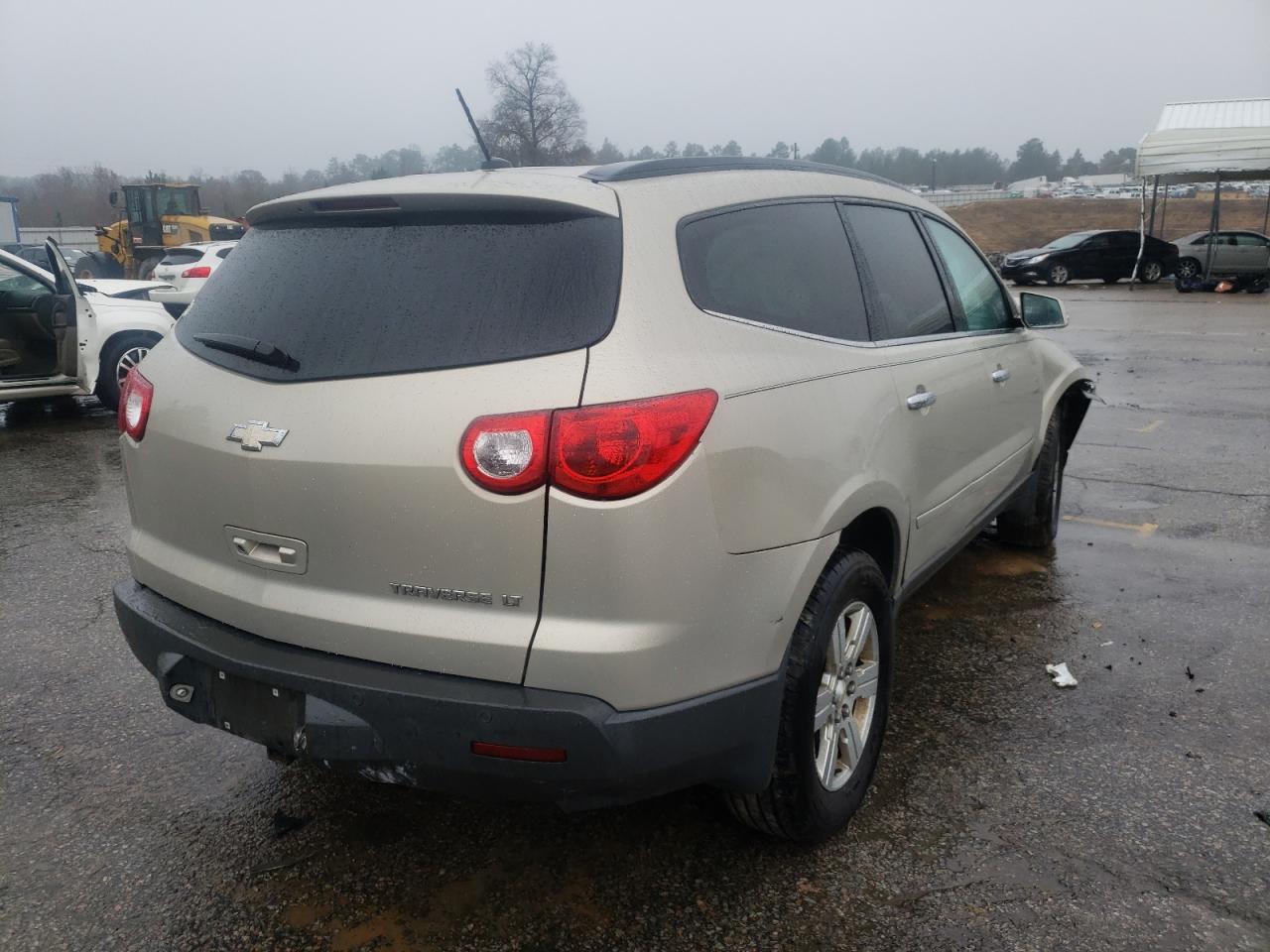 Photo 4 from auction – 2012 CHEVROLET TRAVERSE L with VIN 1GNKRJED2CJ184167