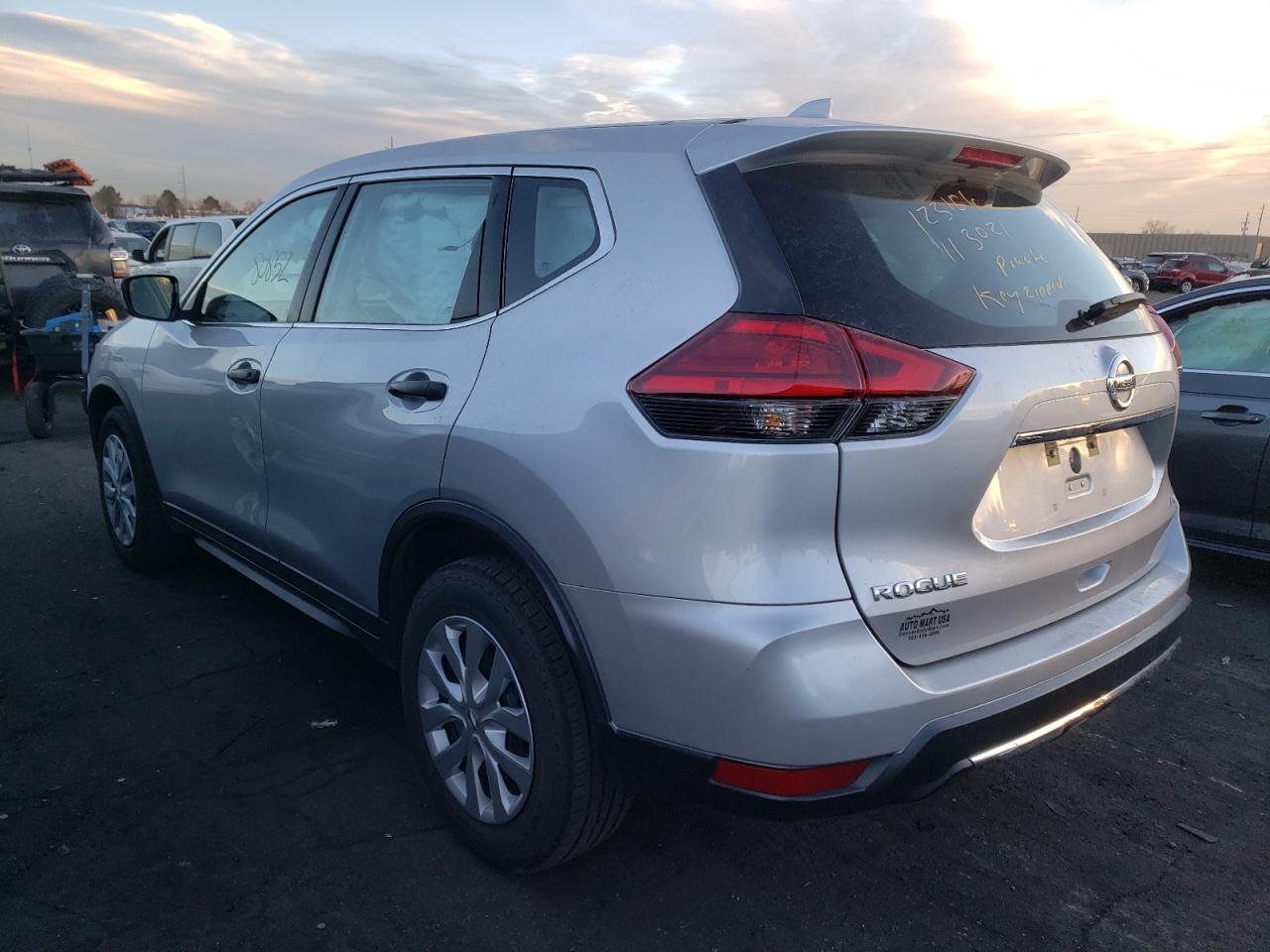 Photo 3 from auction – 2017 NISSAN ROGUE S with VIN KNMAT2MV3HP526879