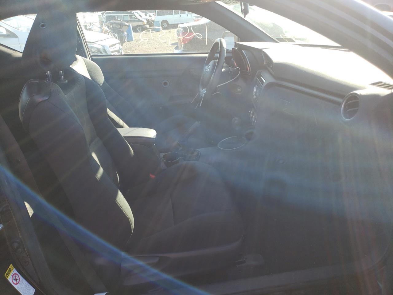 Photo 5 from auction – 2011 TOYOTA SCION TC with VIN JTKJF5C74B3003440