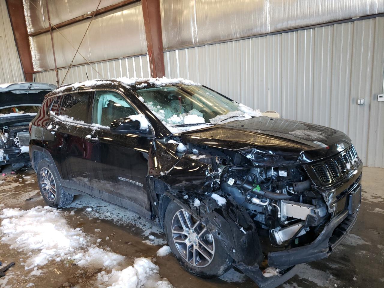 JEEP COMPASS LA 2018 with VIN 3C4NJDBB5JT176412 - Photo from auction