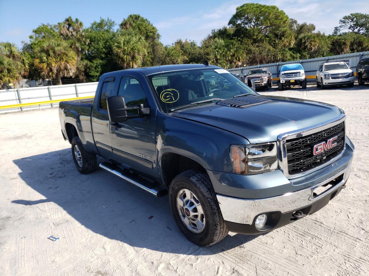 GMC SIERRA K25 2011 with VIN 1GT220CG0BZ431173 - Photo from auction