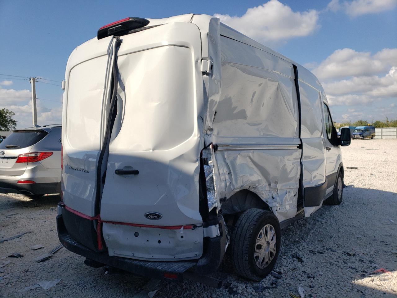 Photo 9 from auction – 2021 FORD TRANSIT T- with VIN 1FTBR1C85MKA19059