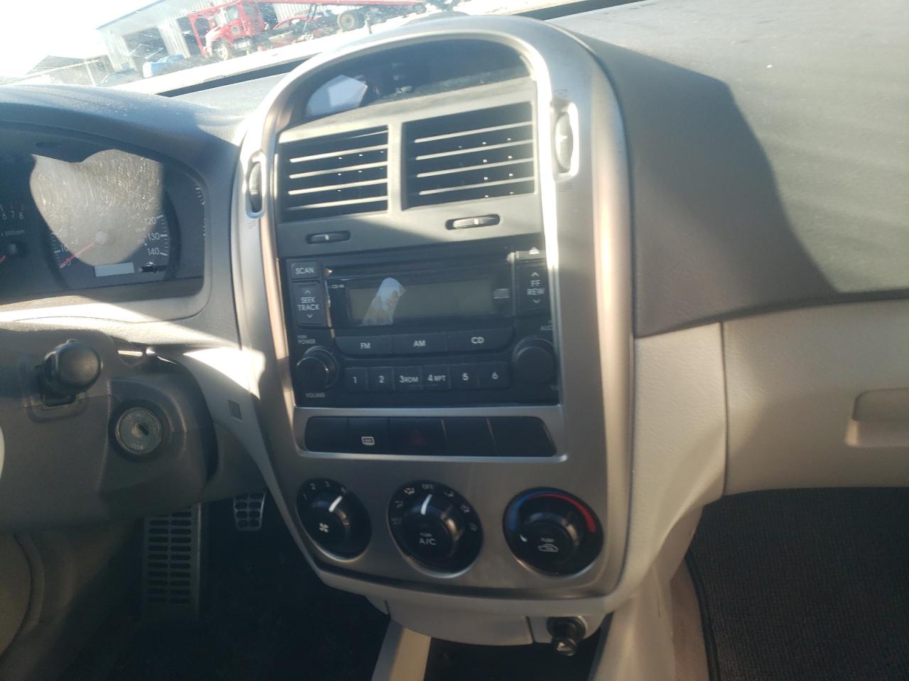 Photo 9 from auction – 2006 KIA SPECTRA5 with VIN KNAFE161965367537