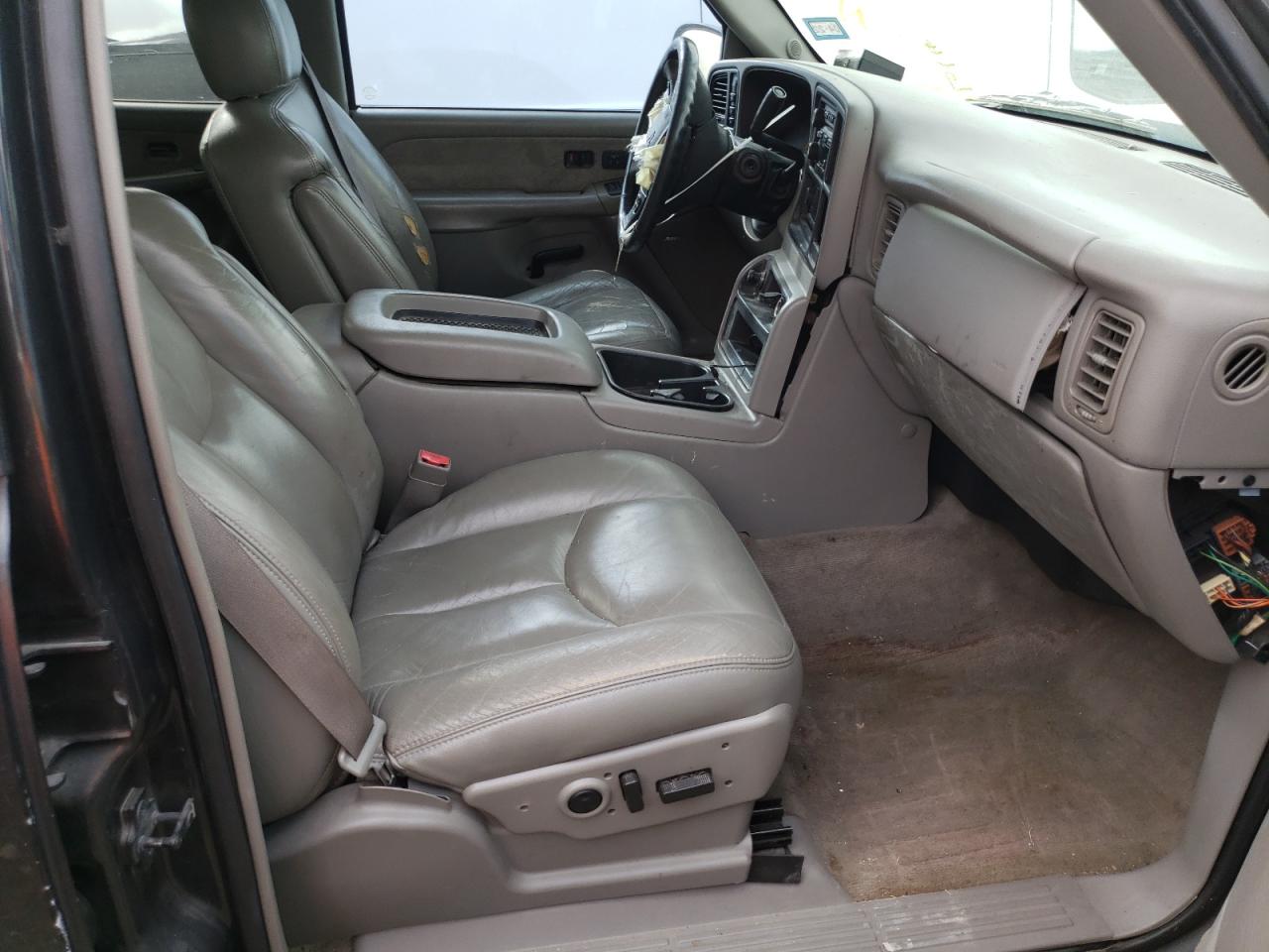 Photo 5 from auction – 2003 CHEVROLET SILVERADO with VIN 1GCHK23133F241226