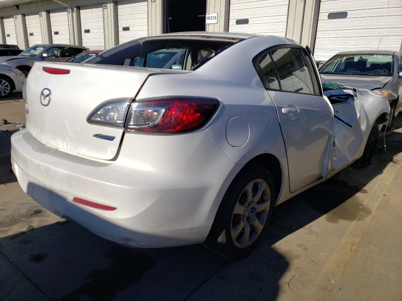 Photo 4 from auction – 2013 MAZDA 3 I with VIN JM1BL1U76D1704880
