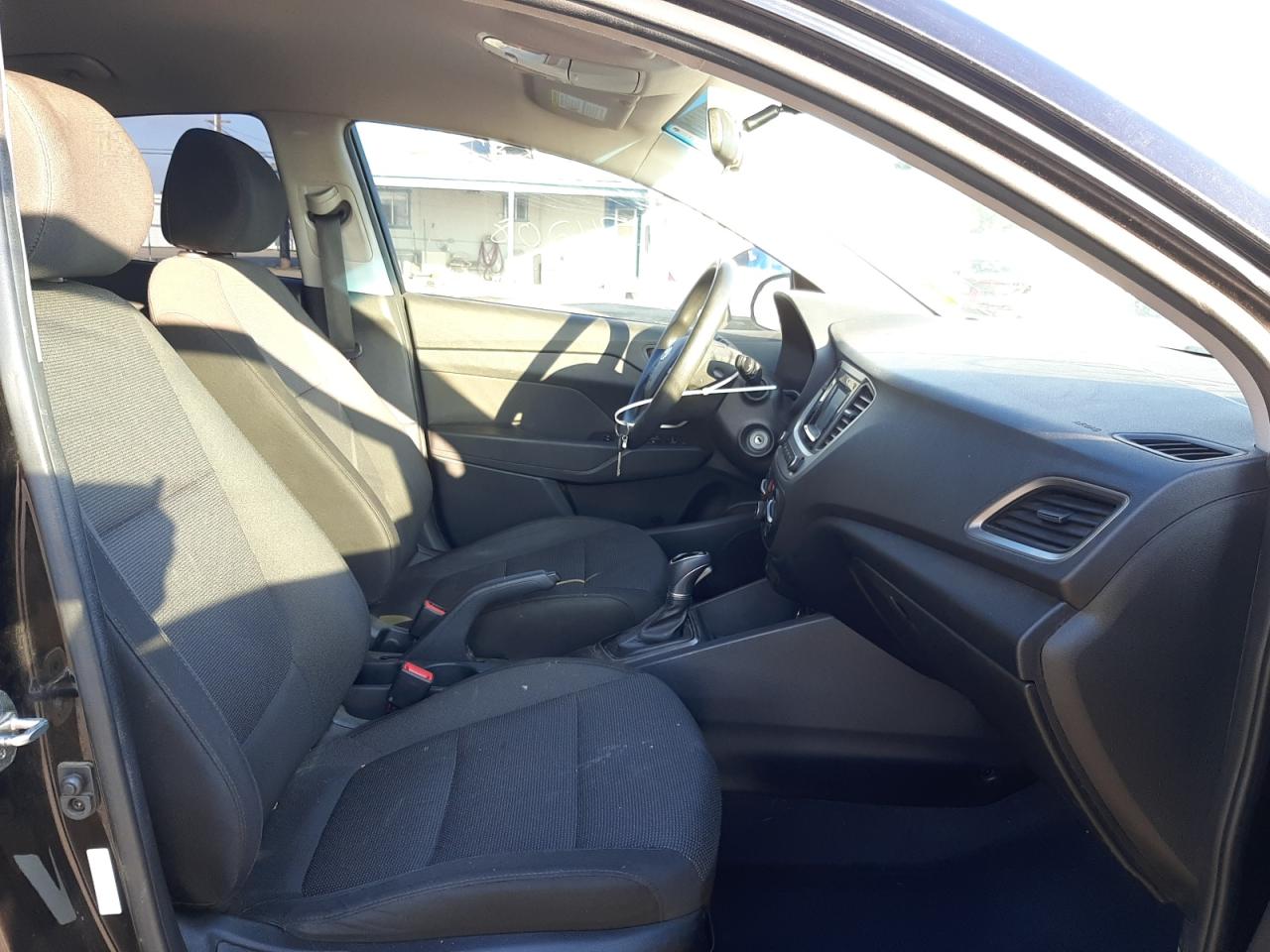 Photo 5 from auction – 2018 HYUNDAI ACCENT SE with VIN 3KPC24A30JE021477