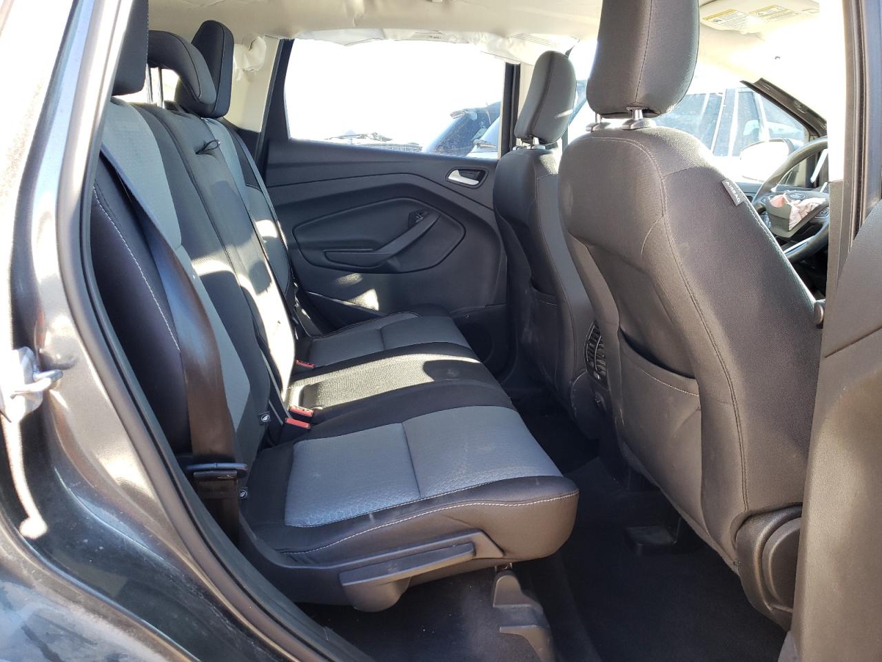 Photo 6 from auction – 2019 FORD ESCAPE SE with VIN 1FMCU9GD3KUA31507