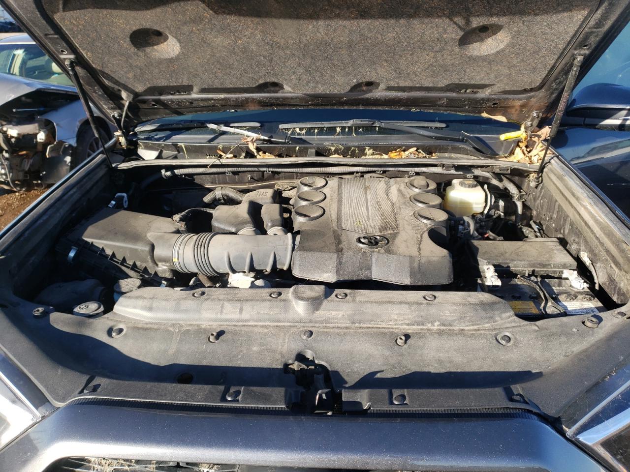 Photo 7 from auction – 2019 TOYOTA 4RUNNER SR with VIN JTEBU5JR7K5645270