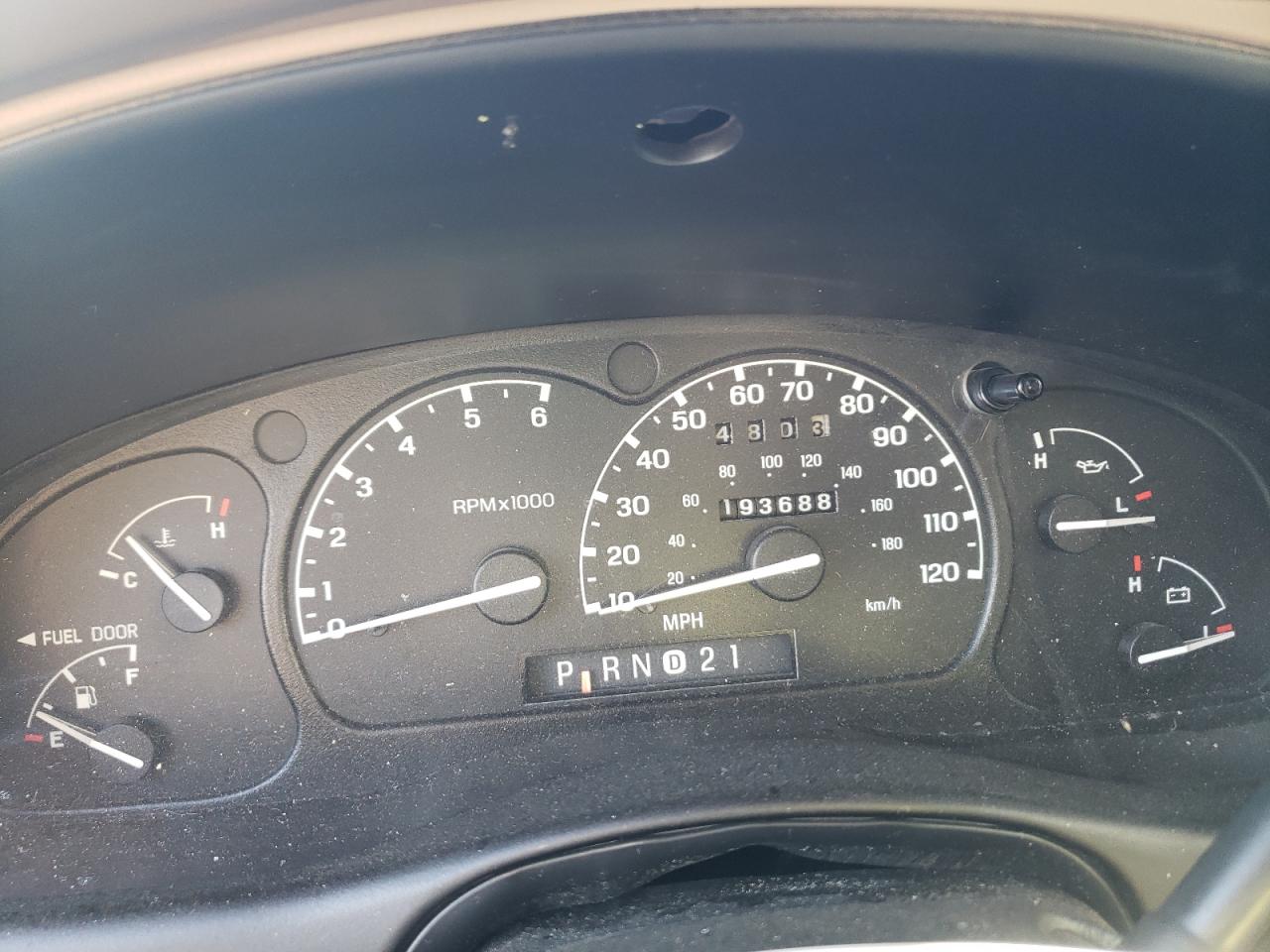 Photo 8 from auction – 2000 FORD EXPLORER X with VIN 1FMZU63X2YUB83022