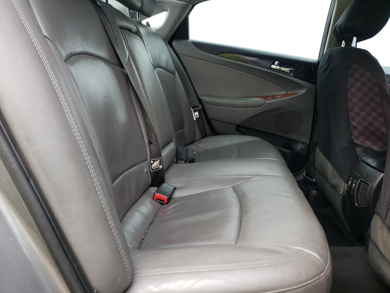 Photo 6 from auction – 2011 HYUNDAI SONATA SE with VIN 5NPEC4AC0BH098420