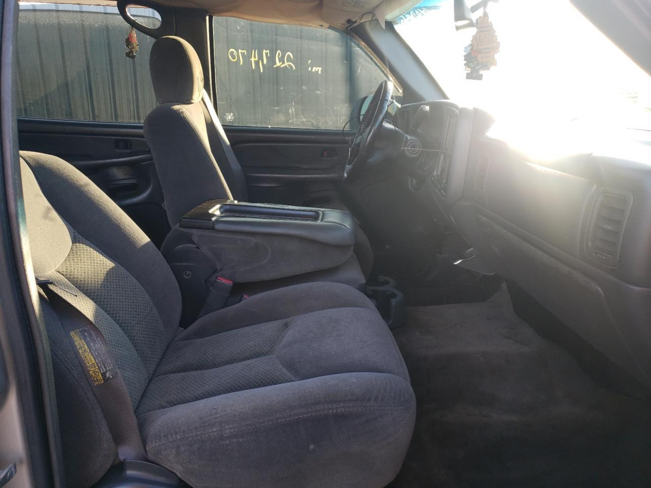 Photo 5 from auction – 2006 CHEVROLET SILVERADO with VIN 2GCEC13T861104614