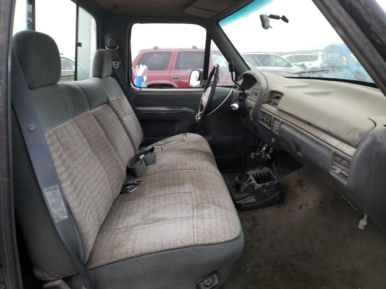 Photo 5 from auction – 1993 FORD F150 with VIN 1FTEF15N1PNB20143