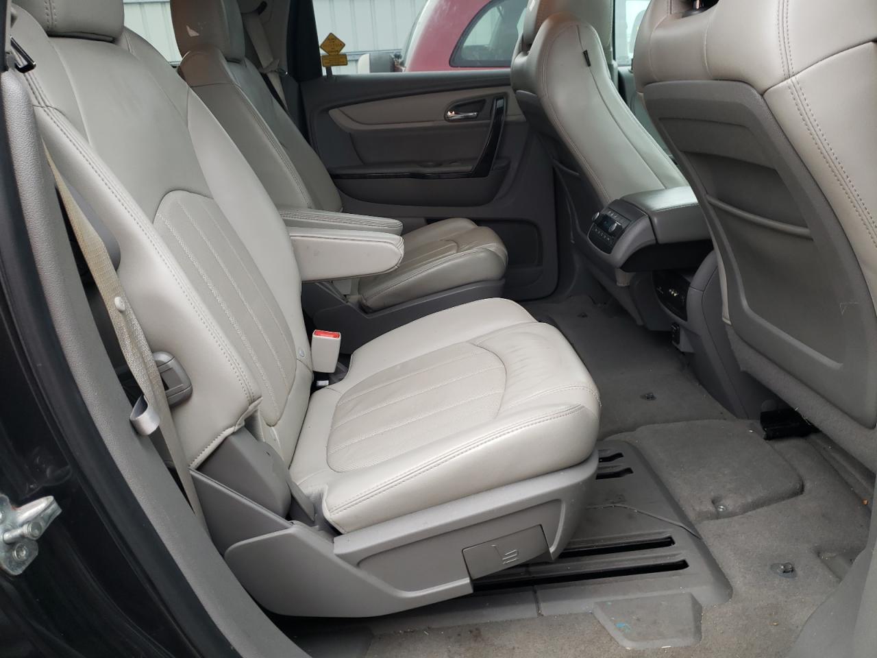 Photo 6 from auction – 2015 CHEVROLET TRAVERSE L with VIN 1GNKVJKD4FJ352315