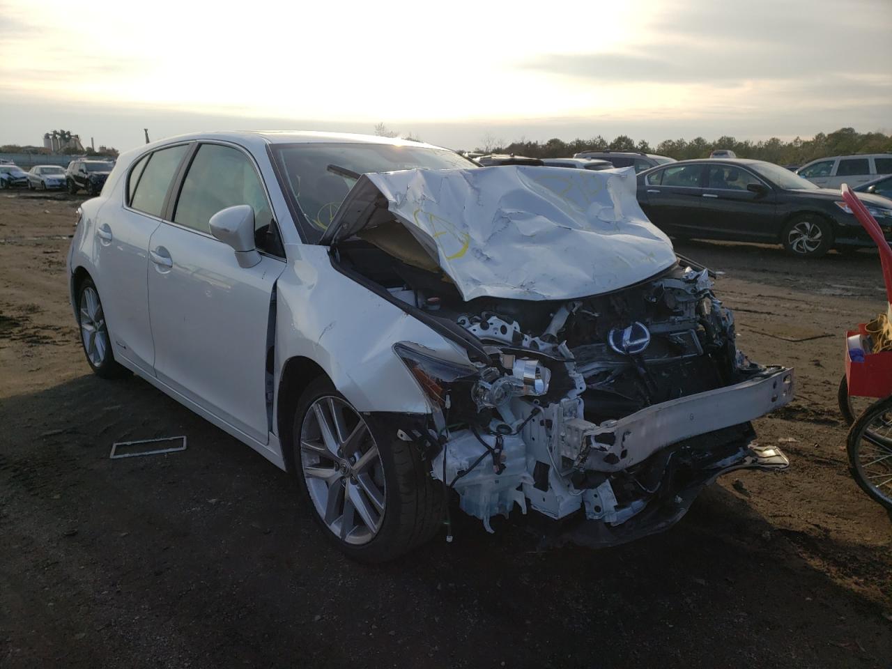 LEXUS CT 200 2015 with VIN JTHKD5BH1F2249822 - Photo from auction