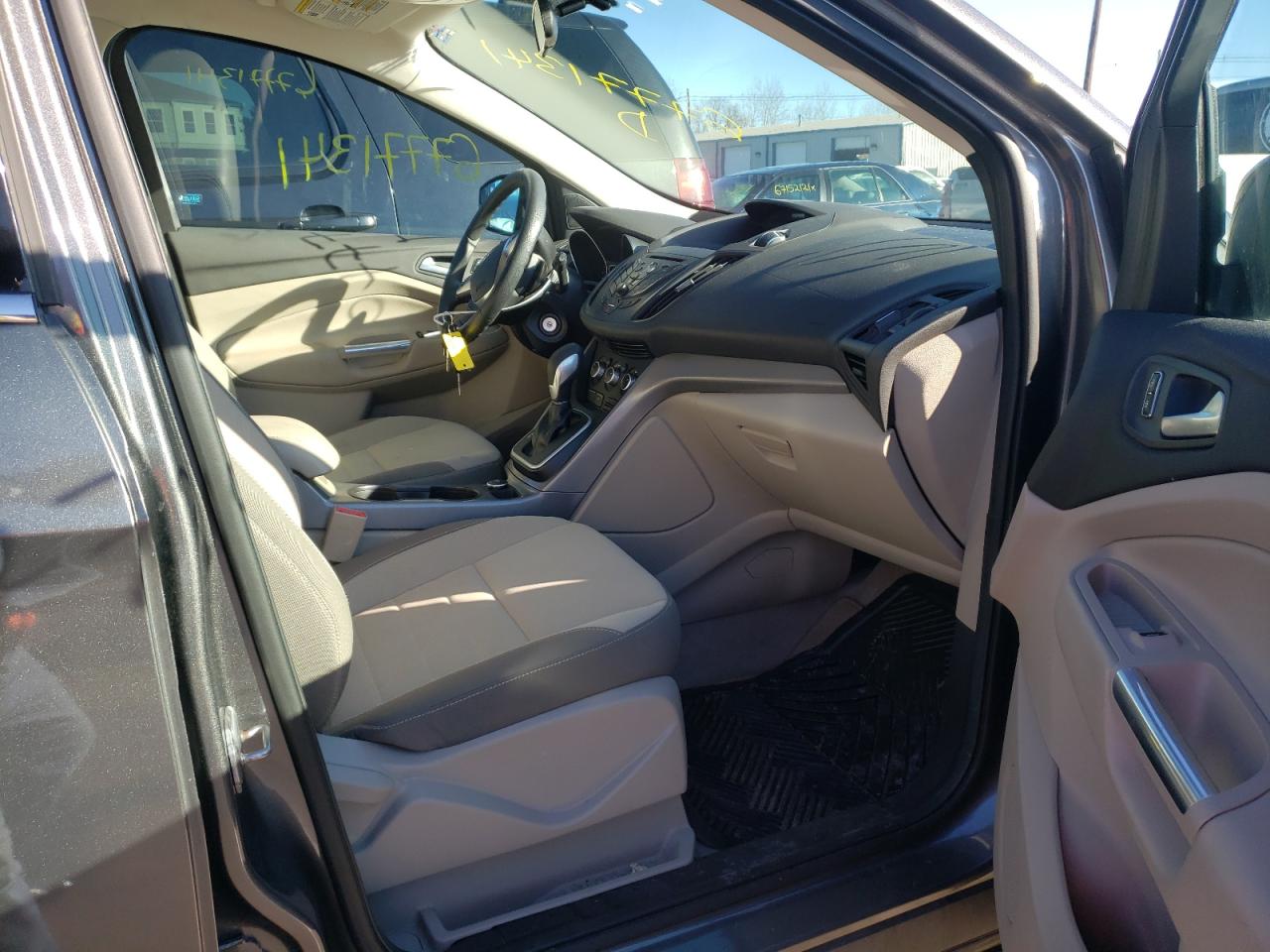 Photo 5 from auction – 2013 FORD ESCAPE SE with VIN 1FMCU9G99DUD46598