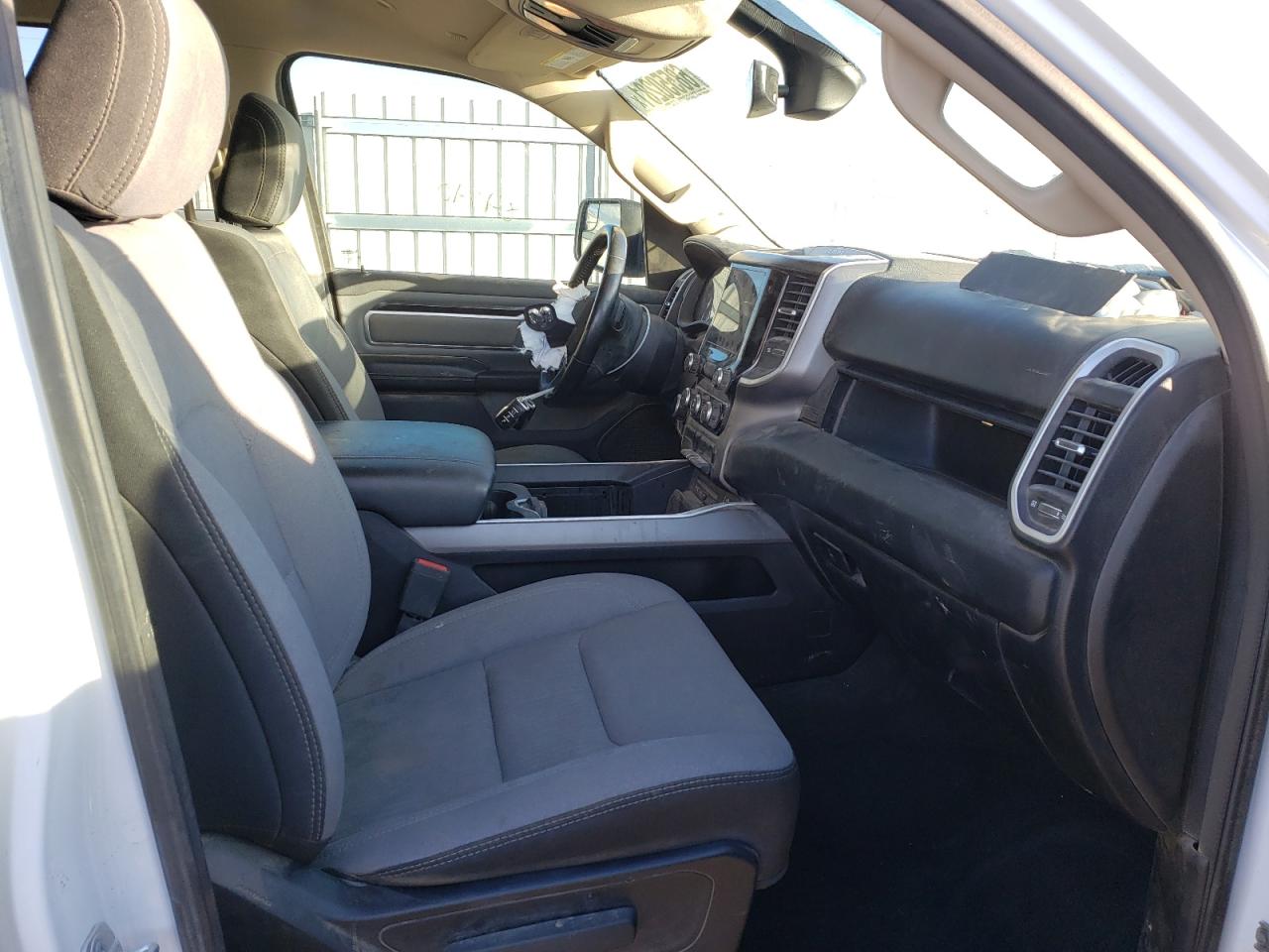 Photo 5 from auction – 2019 RAM 1500 BIG H with VIN 1C6SRFMT0KN911240