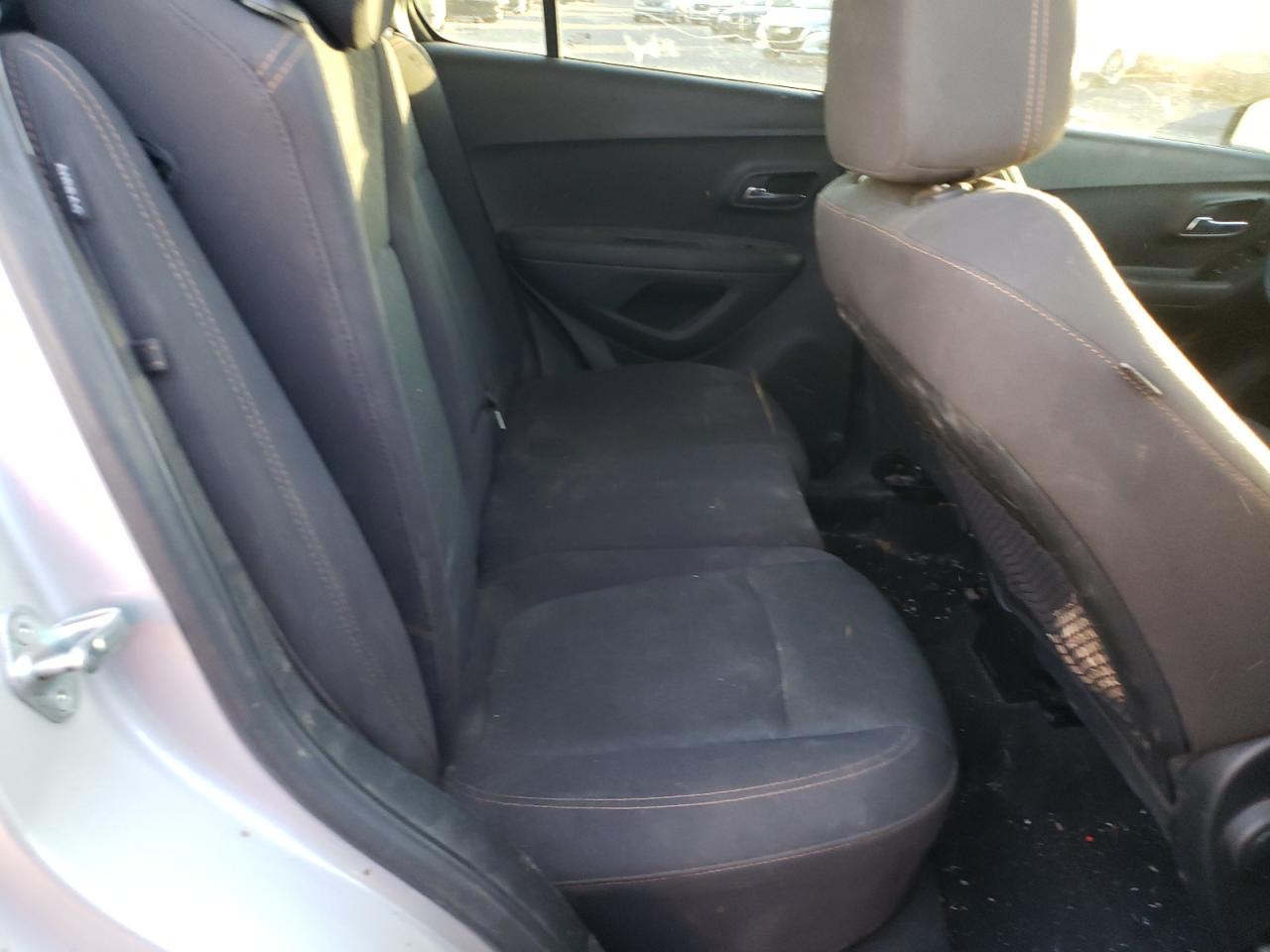 Photo 6 from auction – 2017 CHEVROLET TRAX LS with VIN 3GNCJKSB0HL249926