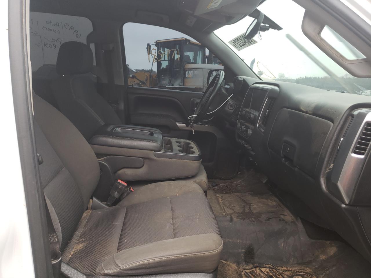Photo 5 from auction – 2015 CHEVROLET SILVERADO with VIN 3GCUKREC9FG431461