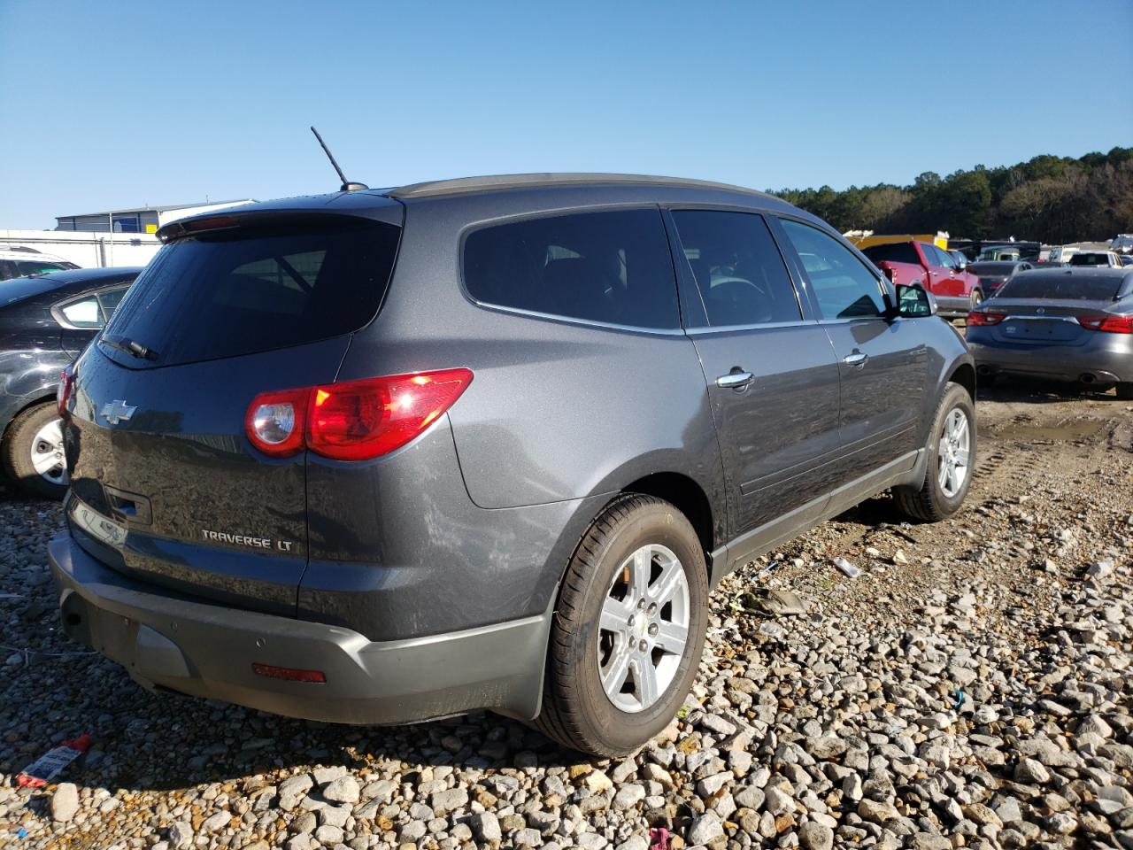 Photo 4 from auction – 2011 CHEVROLET TRAVERSE L with VIN 1GNKRGED7BJ245174