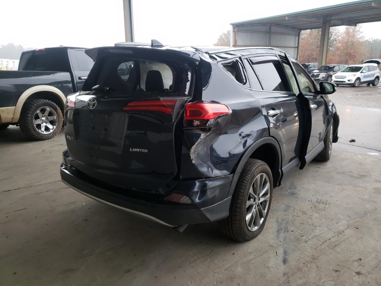 Photo 4 from auction – 2017 TOYOTA RAV4 LIMIT with VIN JTMYFREV0HD101327
