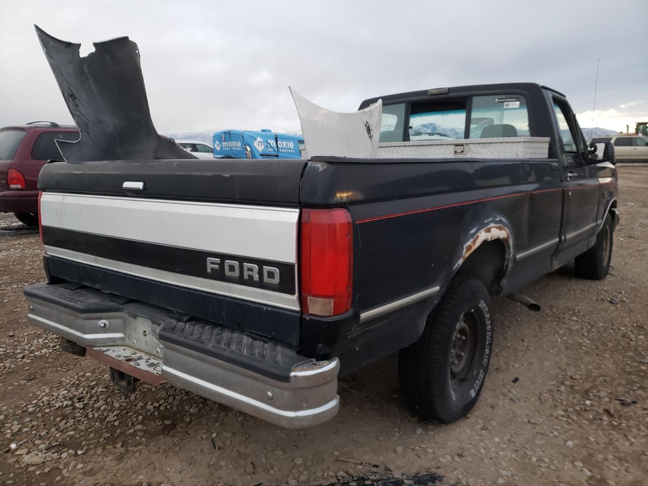 Photo 4 from auction – 1993 FORD F150 with VIN 1FTEF15N1PNB20143