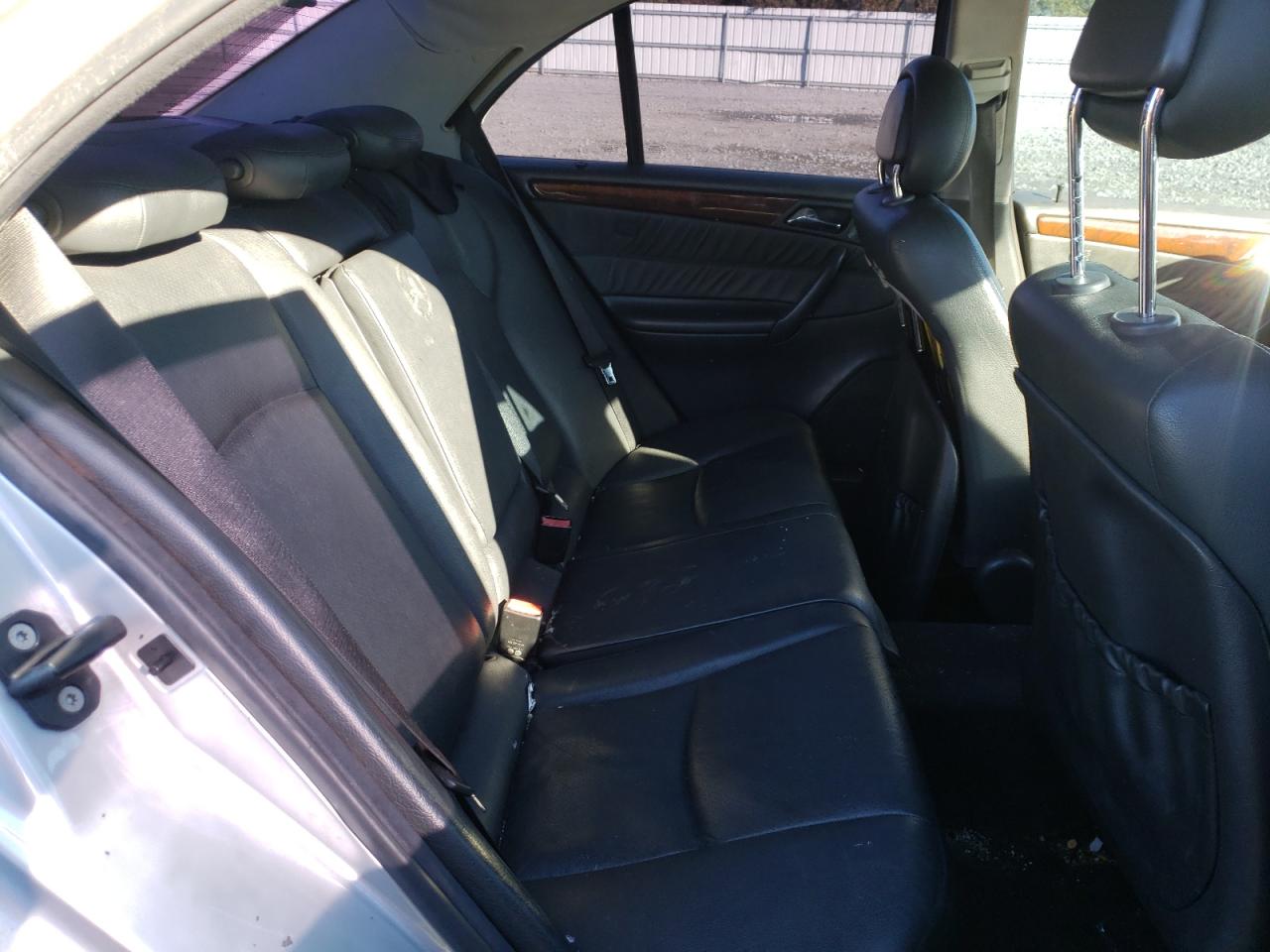 Photo 6 from auction – 2002 MERCEDES-BENZ C 320 with VIN WDBRF64J62F185813