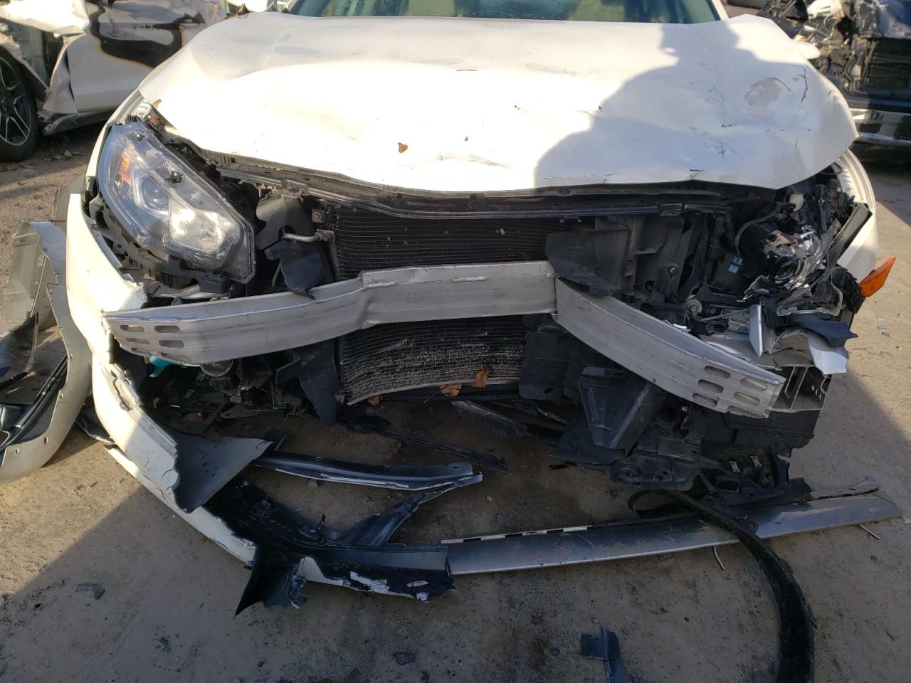 Photo 9 from auction – 2016 HONDA CIVIC LX with VIN 2HGFC2F51GH518836
