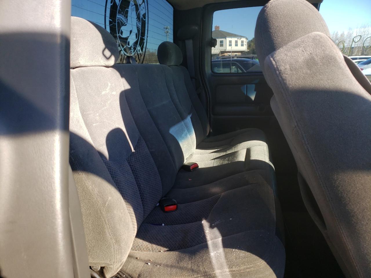 Photo 6 from auction – 2003 CHEVROLET SILVERADO with VIN 2GCEC19TX31257790