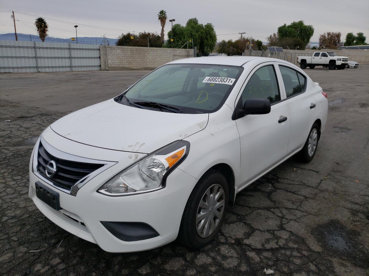 Foto 2 de la subasta – 2015 NISSAN VERSA S con VIN 3N1CN7AP1FL934511